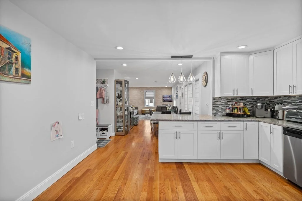 5 bed, 4+ bath apartment for rent at 64 Waltham St Unit 1, Watertown — photo 4 of 32