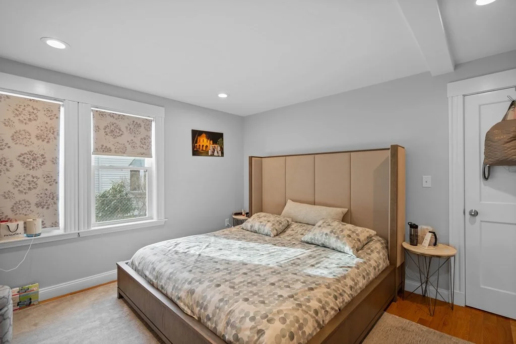 5 bed, 4+ bath apartment for rent at 64 Waltham St Unit 1, Watertown — photo 9 of 32
