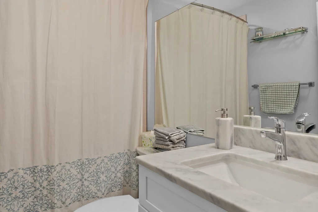 5 bed, 4+ bath apartment for rent at 64 Waltham St Unit 1, Watertown — photo 17 of 32