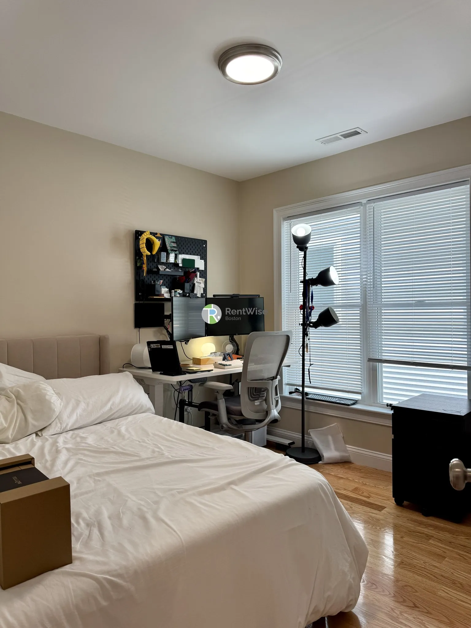 4 bed, 3 bath apartment for rent at 64 Waverly St Unit 1, Brighton — photo 11 of 17