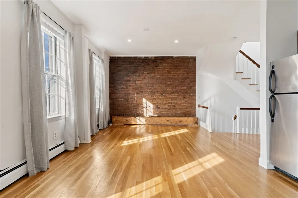 2 bed, 1 bath apartment for rent at 64 West Cedar St Unit 6, Beacon Hill — photo 5 of 21