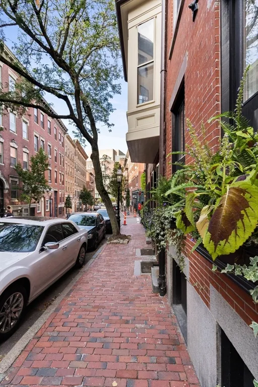 2 bed, 1 bath apartment for rent at 64 West Cedar St Unit 6, Beacon Hill — photo 19 of 21