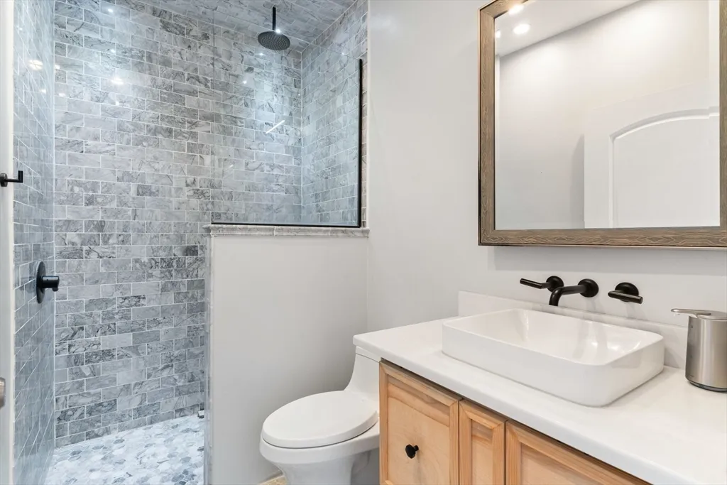2 bed, 1 bath apartment for rent at 64 West Cedar St Unit 6, Beacon Hill — photo 10 of 21