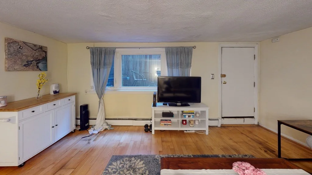 1 bed, 1 bath apartment for rent at 64 West Cedar Unit 1, Beacon Hill — photo 6 of 7