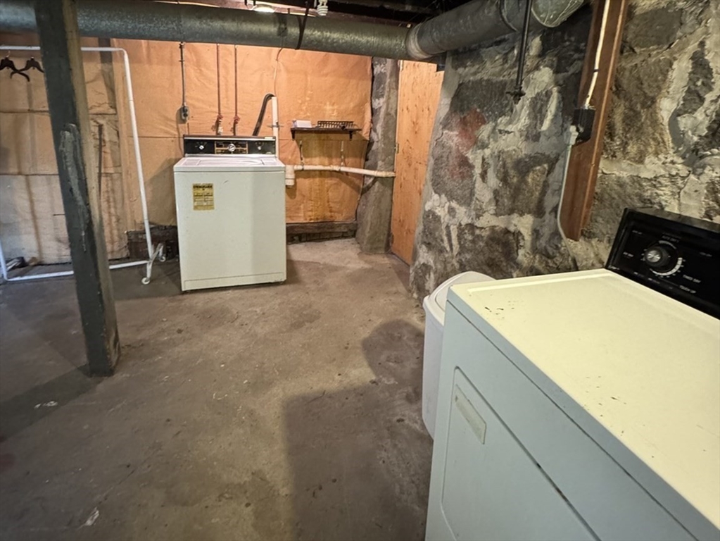 2 bed, 1 bath apartment for rent at 64 West St Unit 64, Quincy — photo 13 of 14