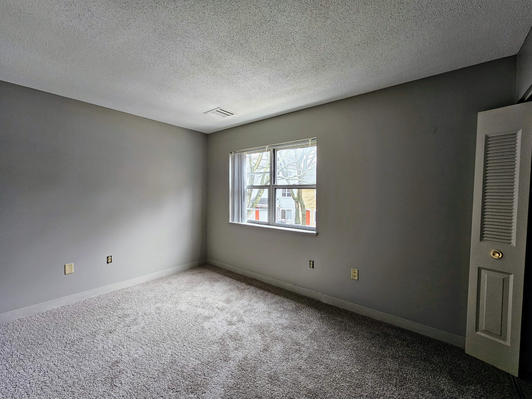 3 bed, 2 bath apartment for rent at 64 Westwind Rd Unit 64, Dorchester — photo 11 of 15
