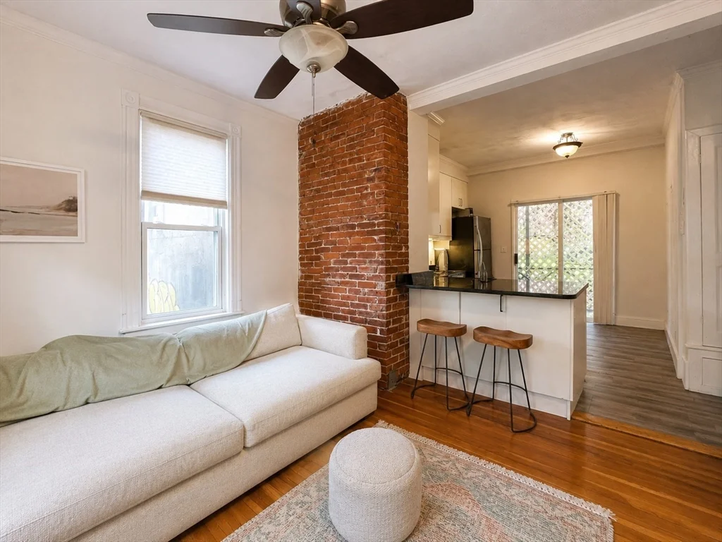 2 bed, 1 bath apartment for rent at 64 White Pl Unit 1, Coolidge Corner — photo 4 of 11