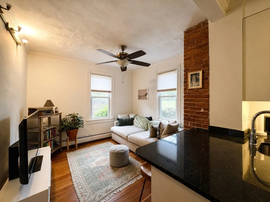 2 bed, 1 bath apartment for rent at 64 White Pl Unit 1, Coolidge Corner — photo 3 of 11