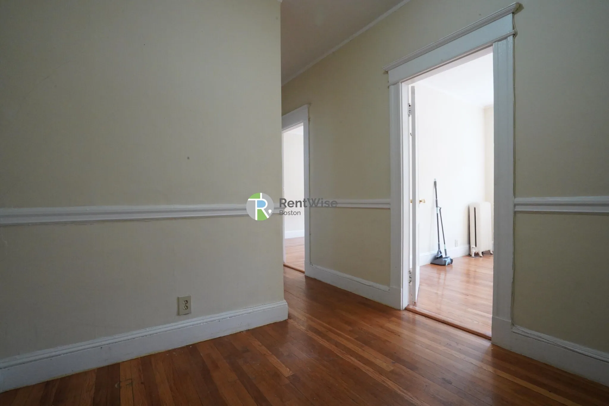 Studio bed, 1 bath apartment for rent at 64 Woodstock Ave Unit 15, Brighton — photo 3 of 19