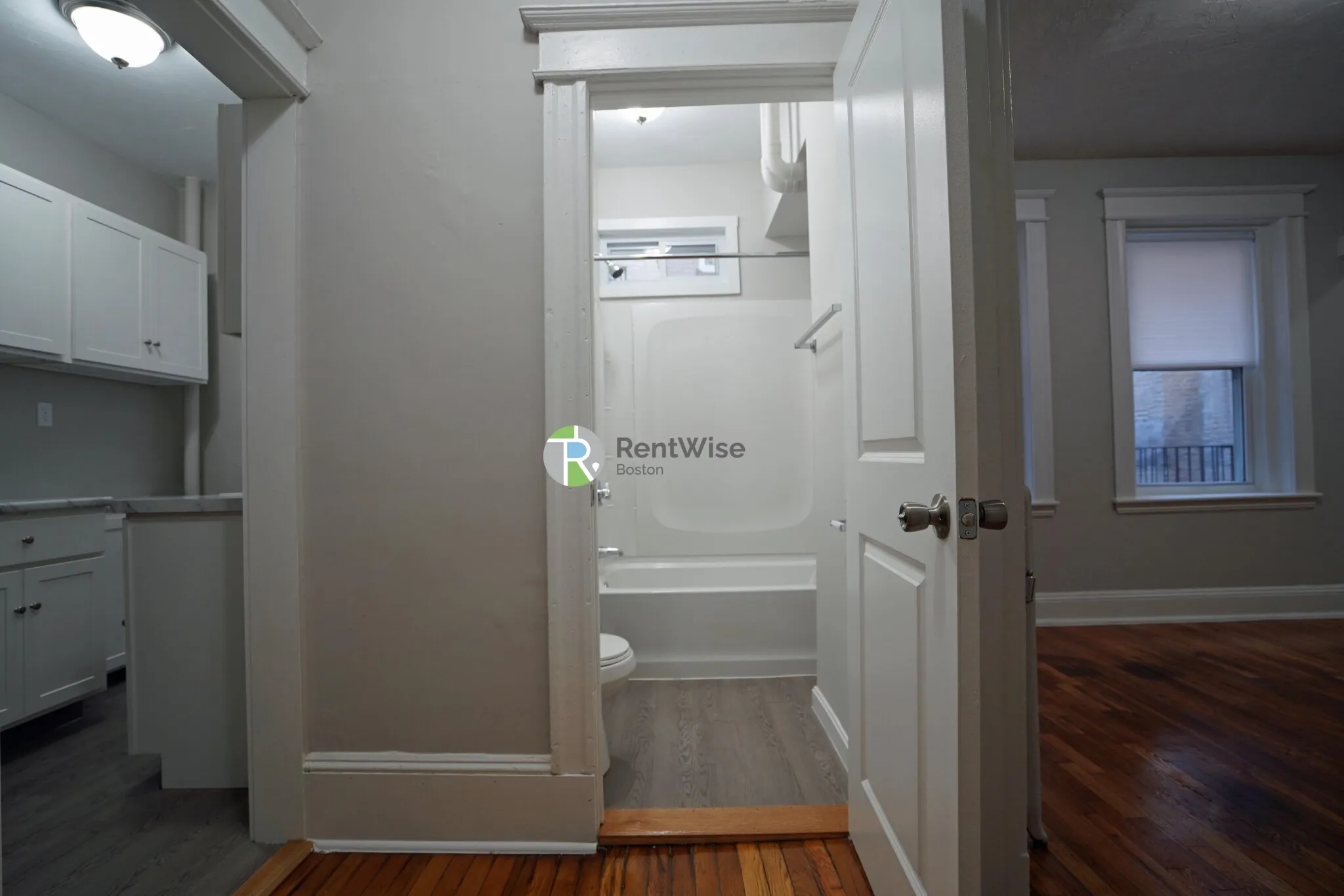 Studio bed, 1 bath apartment for rent at 64 Woodstock Ave Unit 4, Brighton — photo 2 of 16