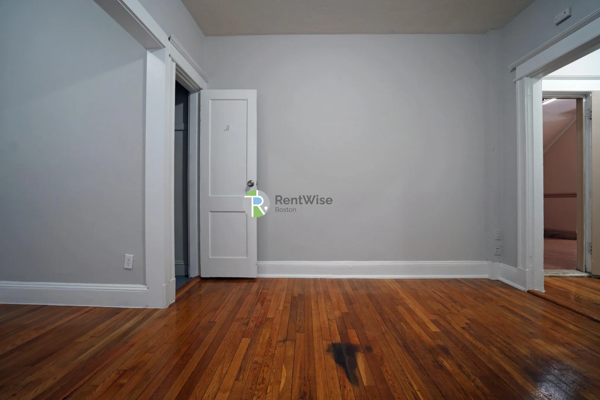 Studio bed, 1 bath apartment for rent at 64 Woodstock Ave Unit 4, Brighton — photo 4 of 16