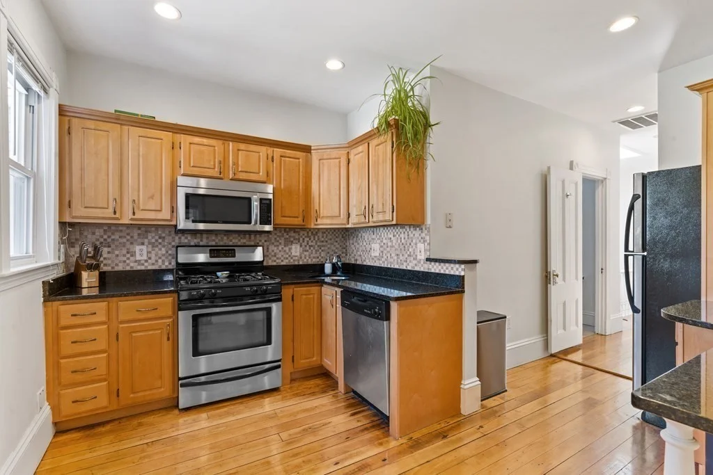 2 bed, 1 bath apartment for rent at 640-642 E 5th St Unit 2, South Boston — photo 2 of 13