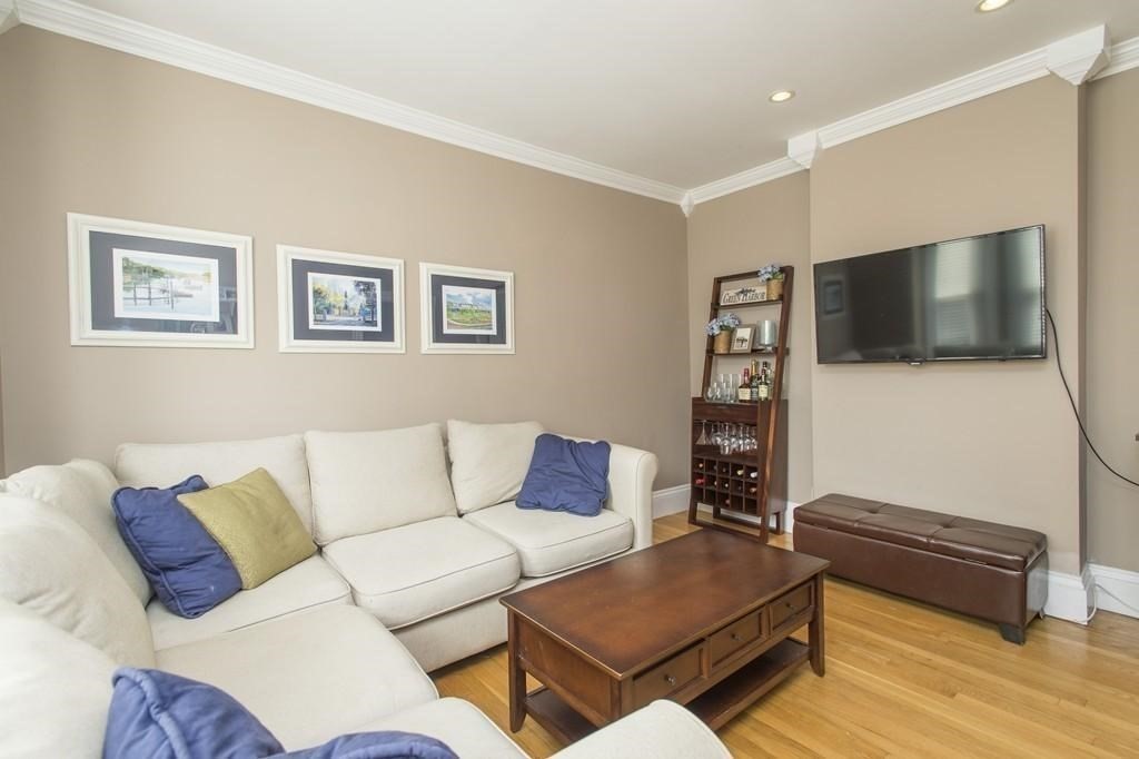 2 bed, 1 bath apartment for rent at 640-642 E 5th St Unit 1, South Boston — photo 2 of 13