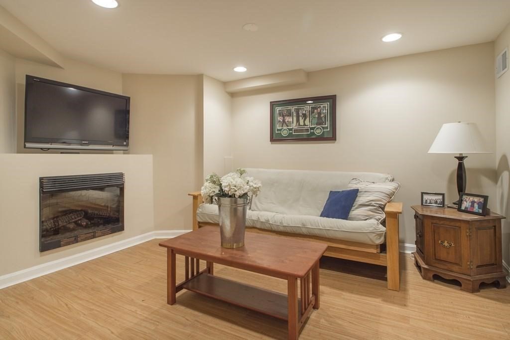 2 bed, 1 bath apartment for rent at 640-642 E 5th St Unit 1, South Boston — photo 6 of 13