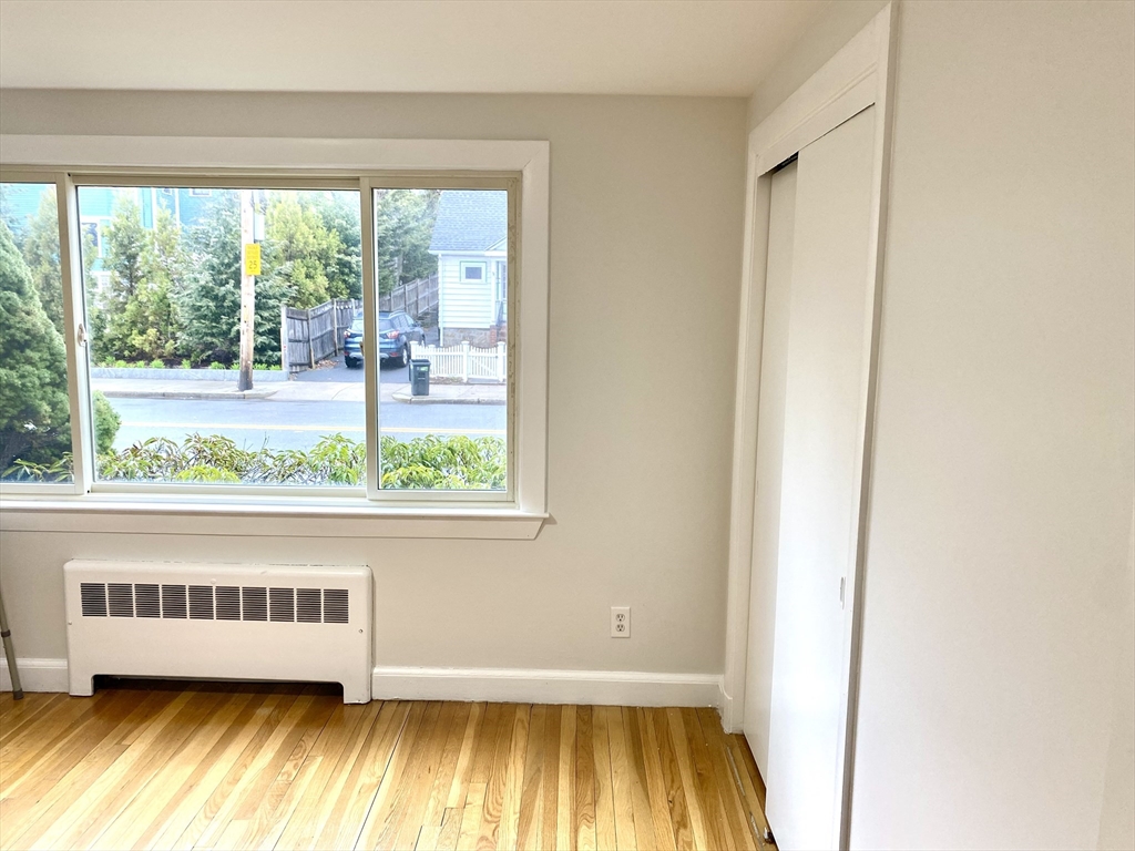 3 bed, 1 bath apartment for rent at 640 Lagrange Unit 1, West Roxbury — photo 10 of 12
