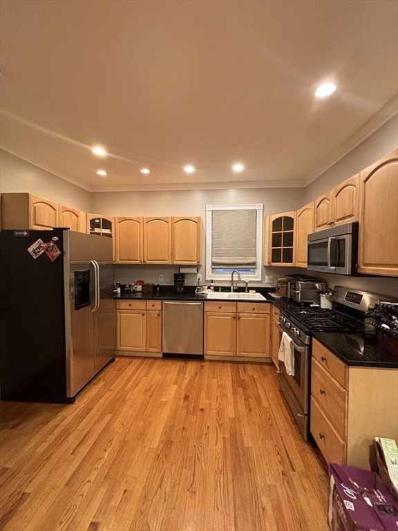 3 bed, 2 bath apartment for rent at 641 E 8th Unit 1, South Boston — photo 5 of 18