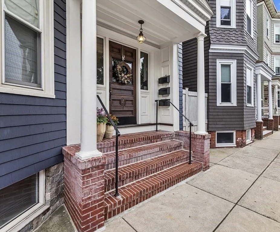 3 bed, 2 bath apartment for rent at 641 E 8th Unit 1, South Boston — photo 17 of 18