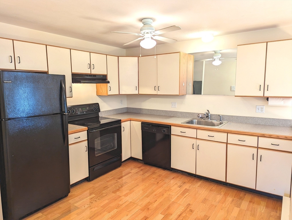 2 bed, 1 bath apartment for rent at 641-R S Washington St Unit 17, North Attleboro — photo 2 of 15