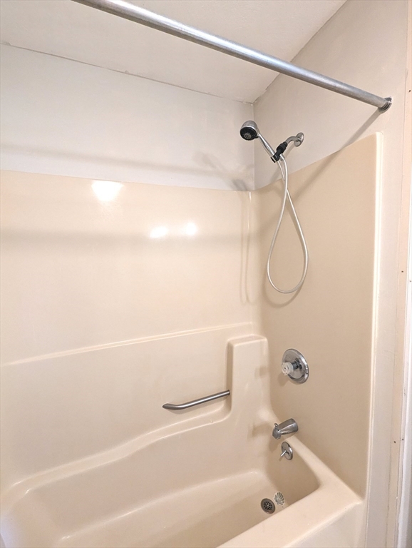 2 bed, 1 bath apartment for rent at 641-R S Washington St Unit 17, North Attleboro — photo 8 of 15
