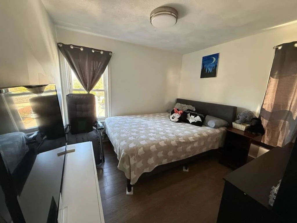 3 bed, 1 bath apartment for rent at 642-648 Eastern Ave Unit 1, Lynn — photo 4 of 7