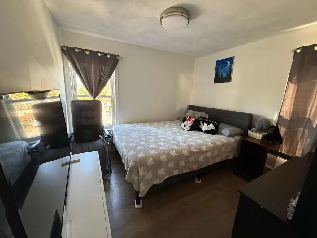 3 bed, 1 bath apartment for rent at 642-648 Eastern Ave Unit 3, Lynn — photo 4 of 7