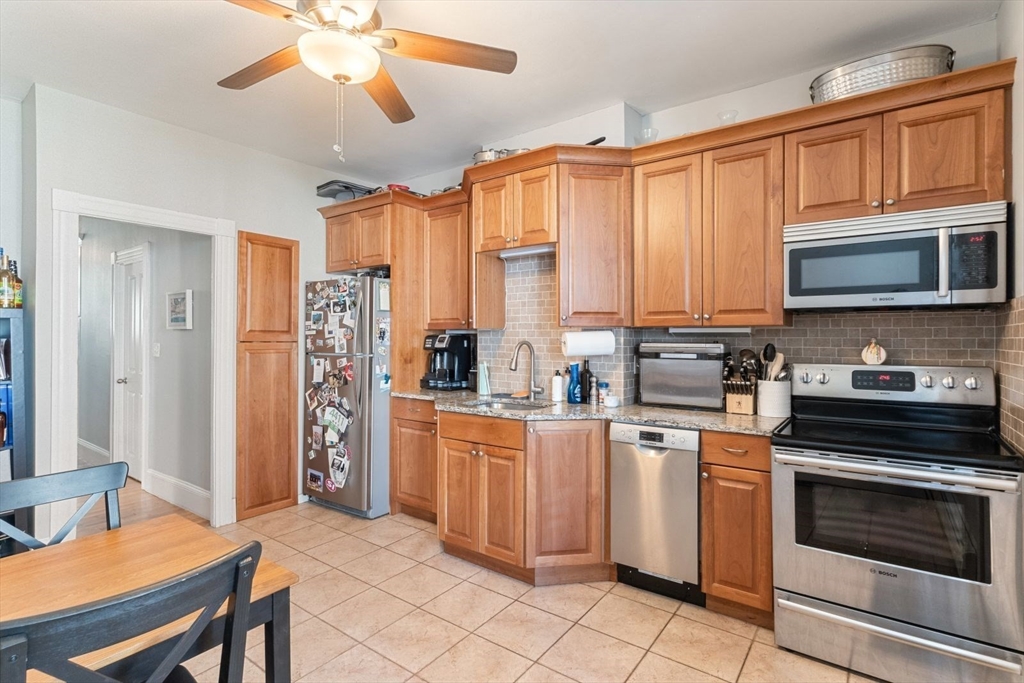2 bed, 1 bath apartment for rent at 642 E 8th St Unit 642, South Boston — photo 6 of 14