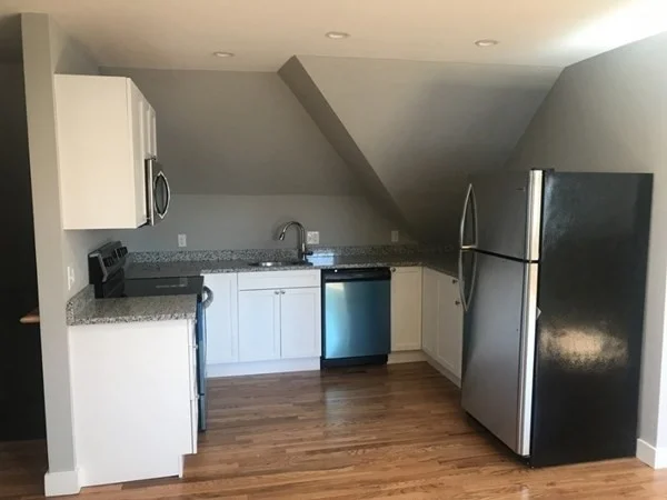 1 bed, 1 bath apartment for rent at 642 Moody St Unit 3, Waltham — photo 1 of 4
