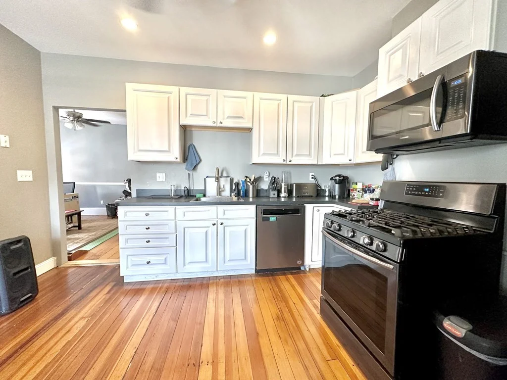4 bed, 2 bath apartment for rent at 643 5th St Unit 2, South Boston — photo 9 of 14