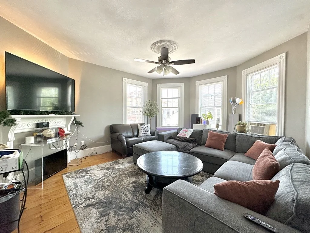 4 bed, 2 bath apartment for rent at 643 5th St Unit 2, South Boston — photo 2 of 14