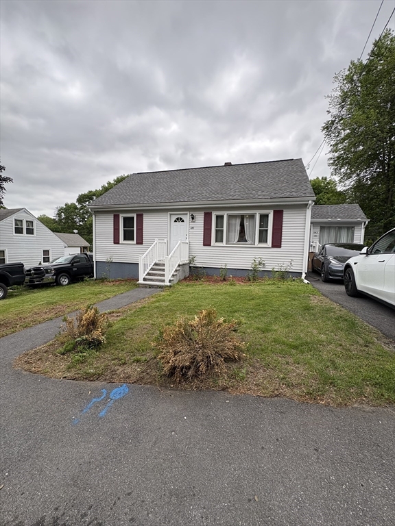 4 bed, 1 bath apartment for rent at 643 Beacon St, Centralville — photo 1 of 14