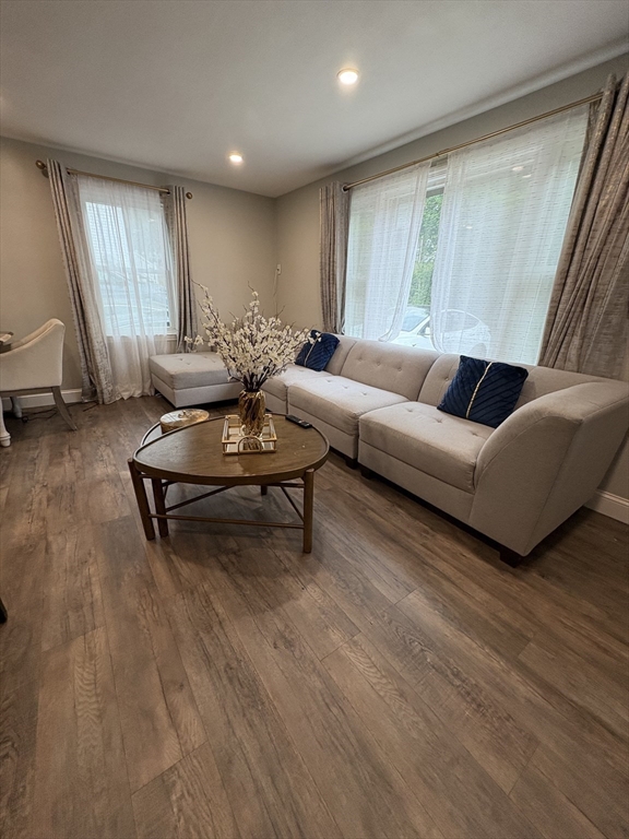 4 bed, 1 bath apartment for rent at 643 Beacon St, Centralville — photo 3 of 14