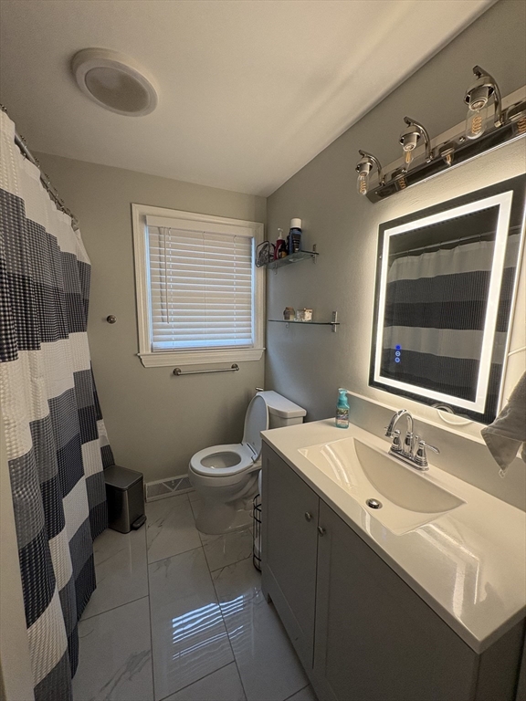 4 bed, 1 bath apartment for rent at 643 Beacon St, Centralville — photo 7 of 14