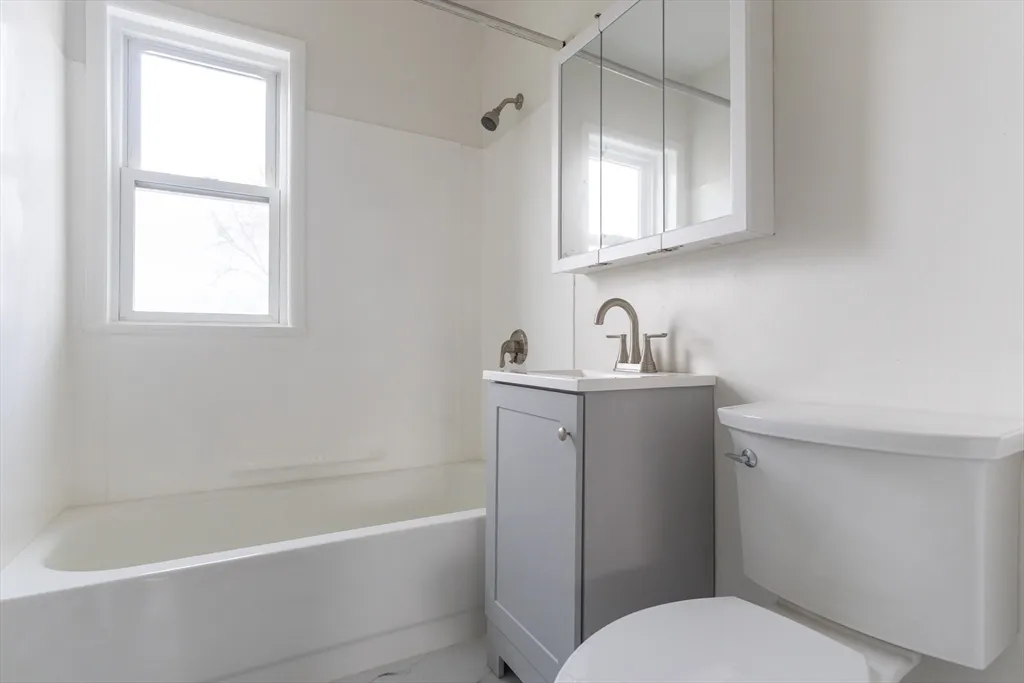 3 bed, 1 bath apartment for rent at 643 Rathbun Unit 3, Blackstone — photo 19 of 24