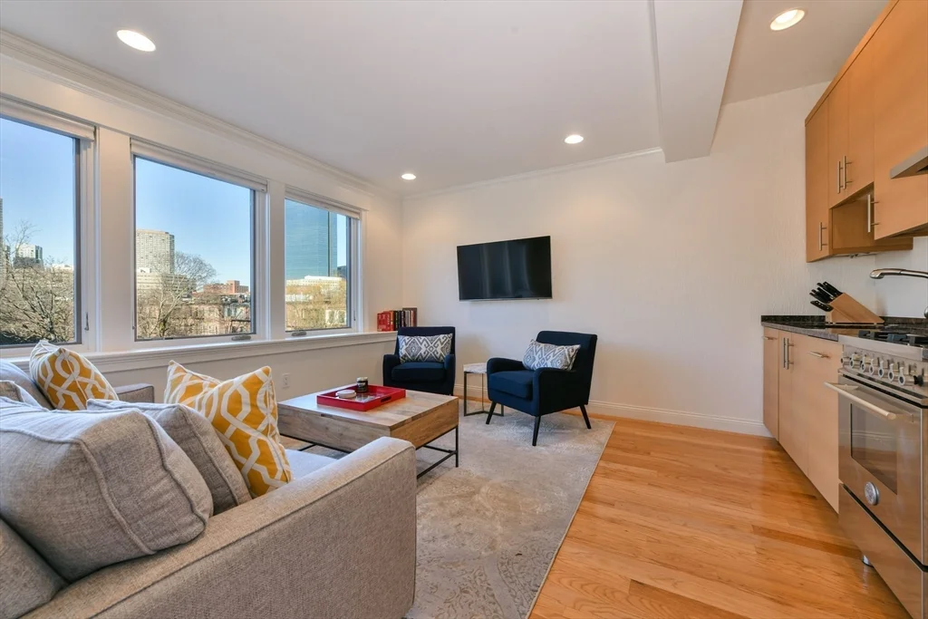1 bed, 1 bath apartment for rent at 643 Tremont St Unit 3, South End — photo 3 of 15