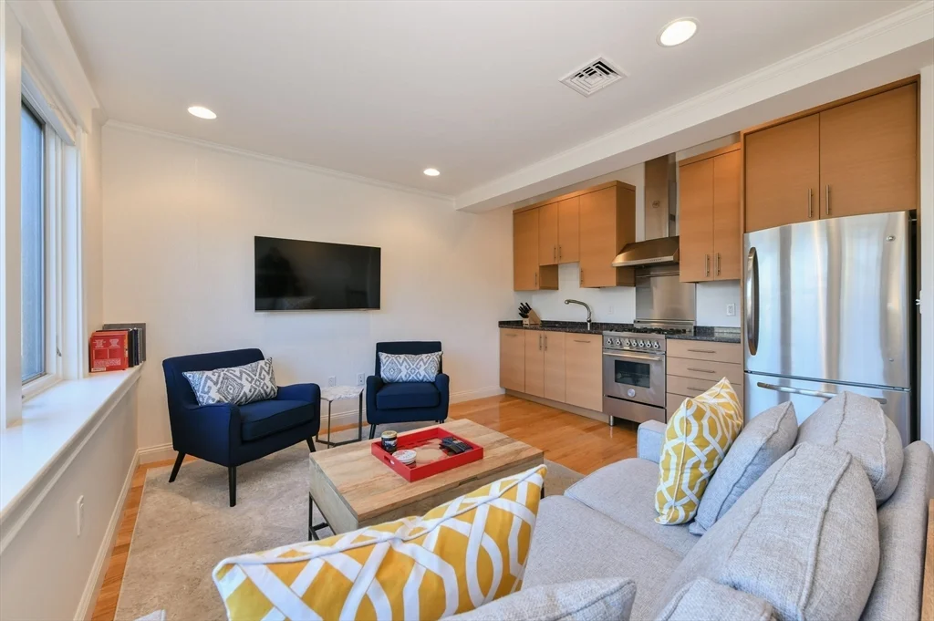 1 bed, 1 bath apartment for rent at 643 Tremont St Unit 3, South End — photo 4 of 15