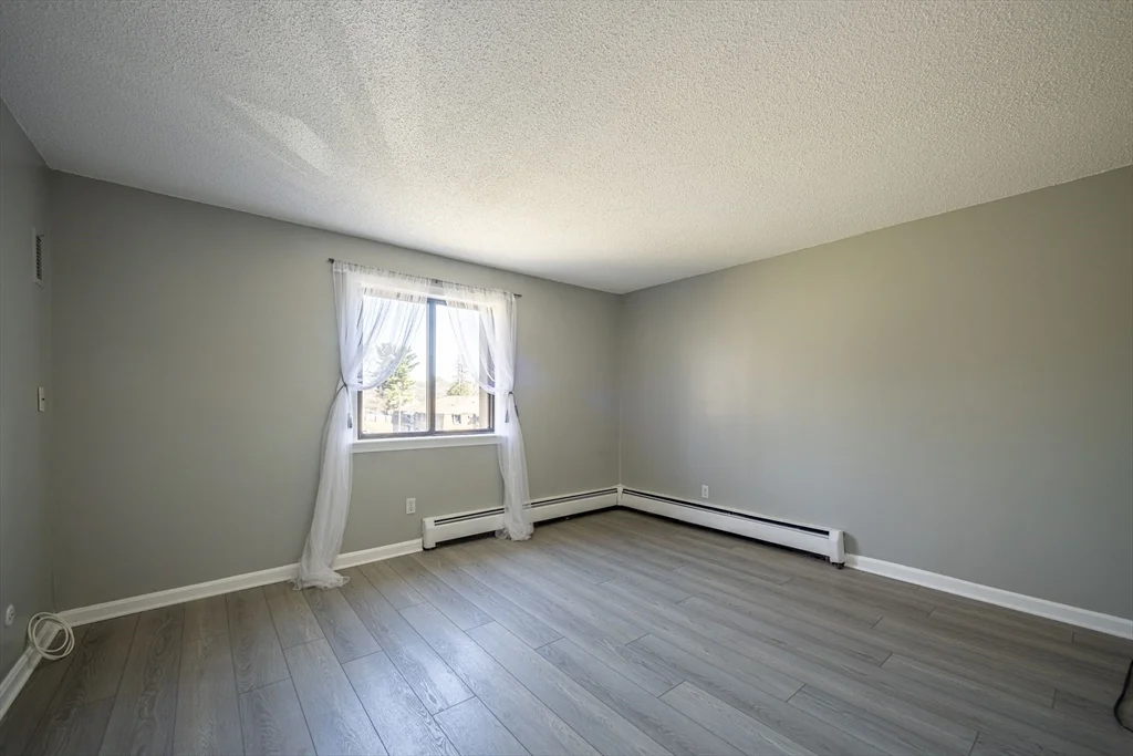 2 bed, 1 bath apartment for rent at 645 West Lowell Ave Unit 23, Zip 01832 — photo 2 of 10