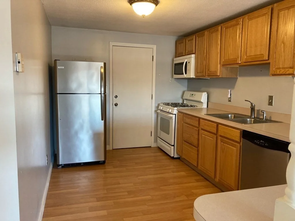 1 bed, 1 bath apartment for rent at 645 West Lowell Ave Unit 19, Haverhill — photo 3 of 9