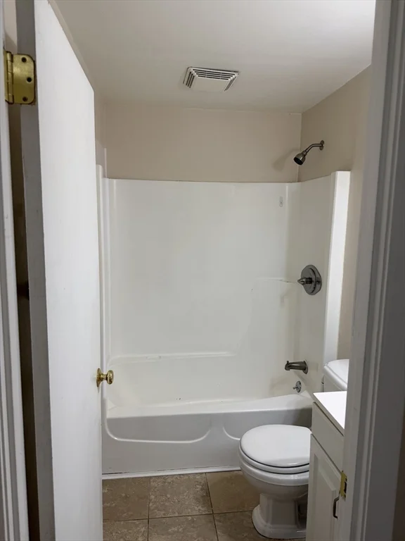 2 bed, 1 bath apartment for rent at 645 West Lowell Ave Unit 2, Zip 01832 — photo 9 of 11