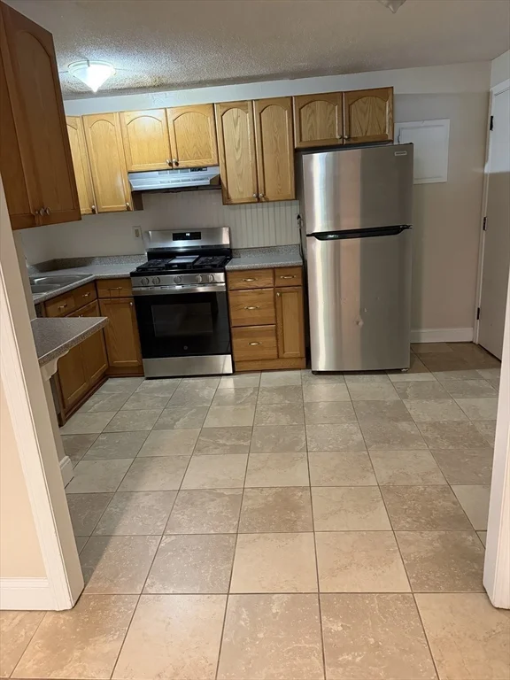 2 bed, 1 bath apartment for rent at 645 West Lowell Ave Unit 2, Zip 01832 — photo 6 of 11