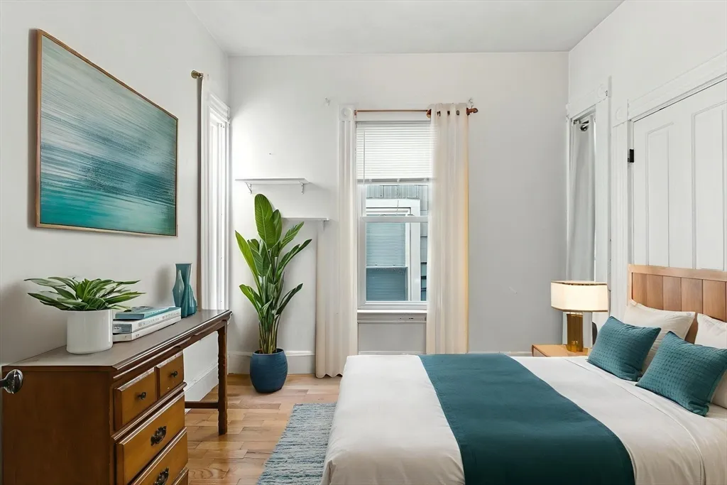 3 bed, 1 bath apartment for rent at 647 East 3rd St Unit 1, South Boston — photo 9 of 14