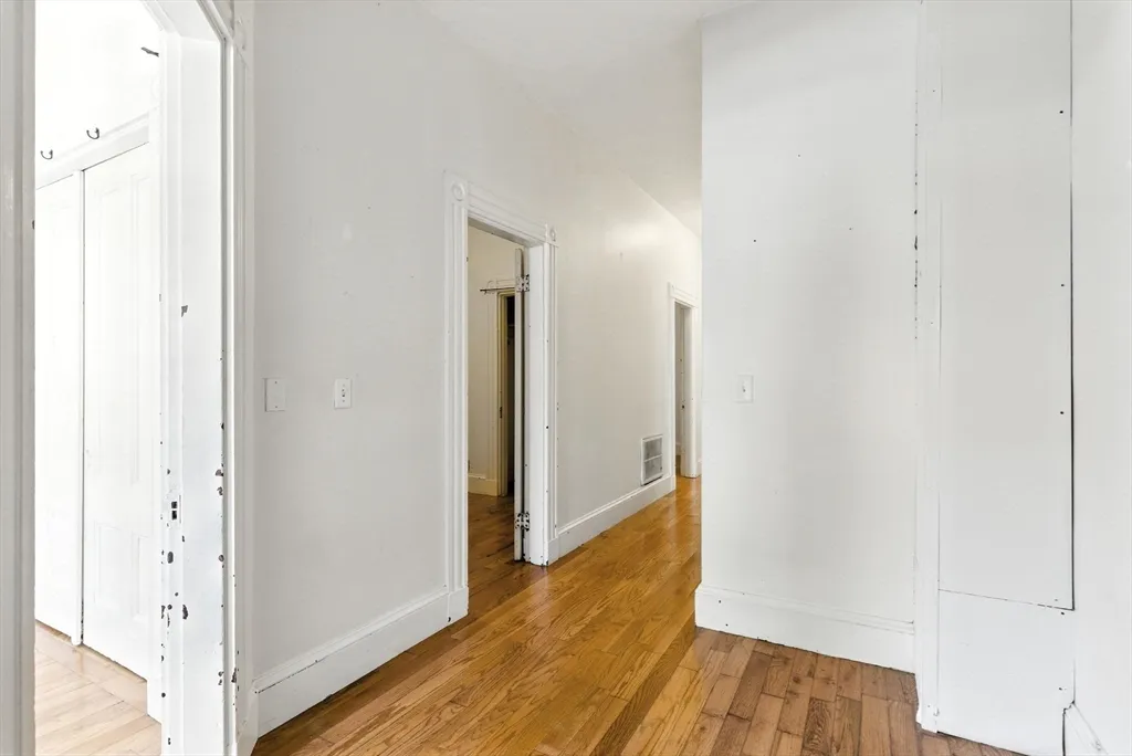 3 bed, 1 bath apartment for rent at 647 East 3rd St Unit 1, South Boston — photo 10 of 14