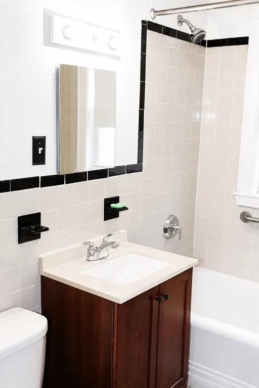 2 bed, 1 bath apartment for rent at 648 Cummins Hwy Unit 648, Mattapan — photo 9 of 16