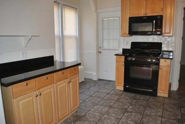 1 bed, 1 bath apartment for rent at 648 E 6th St Unit 1, South Boston — photo 6 of 14