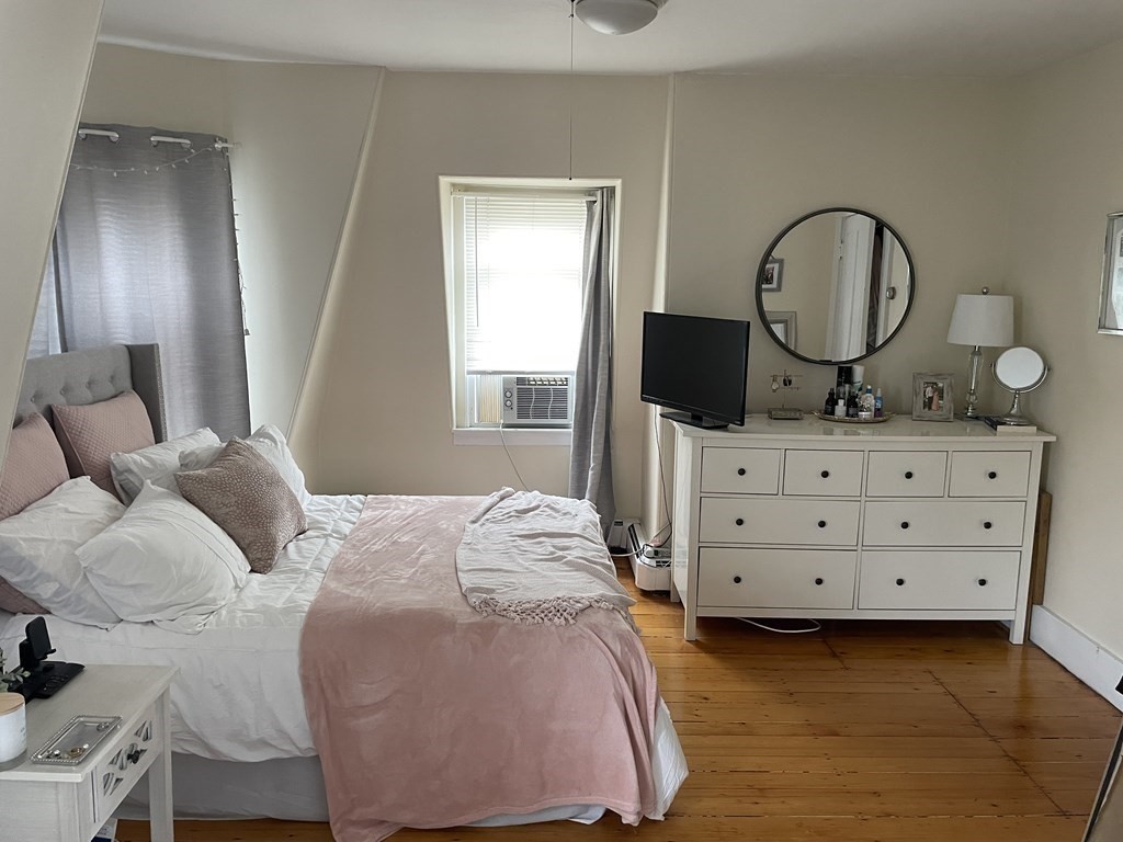 3 bed, 1 bath apartment for rent at 648 E Sixth St Unit 2, South Boston — photo 9 of 19