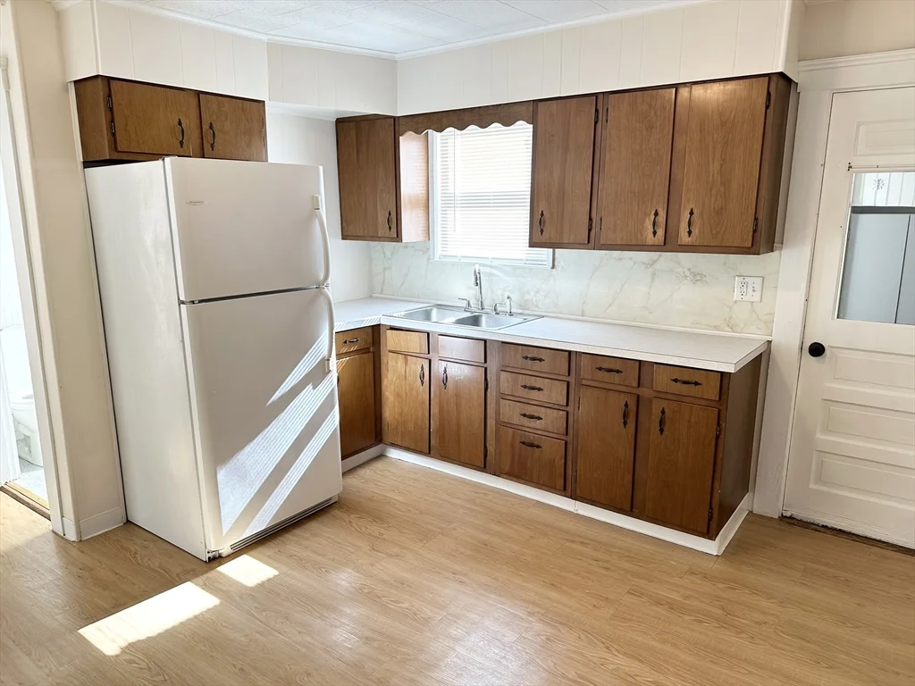 1 bed, 1 bath apartment for rent at 648 River St Unit 1, Zip 01832 — photo 5 of 14