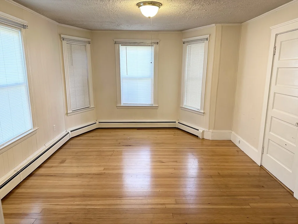 1 bed, 1 bath apartment for rent at 648 River St Unit 1, Zip 01832 — photo 3 of 14