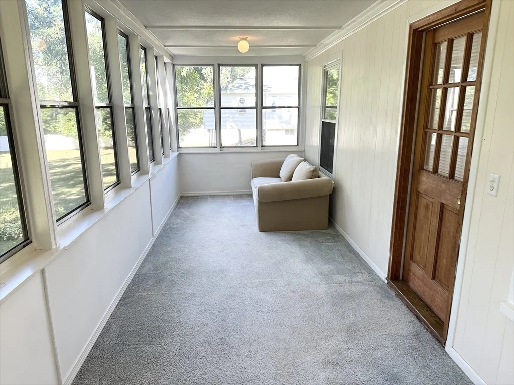 1 bed, 1 bath apartment for rent at 648 River St Unit 1, Zip 01832 — photo 10 of 14