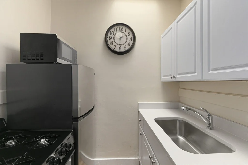 1 bed, 1 bath apartment for rent at 648 Washington St Unit 22, Norwood — photo 2 of 20