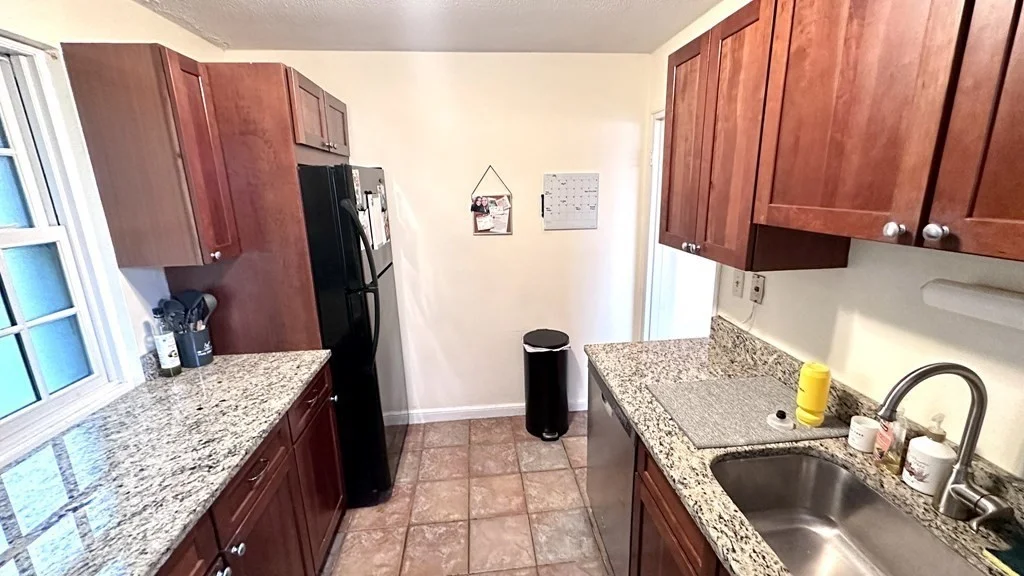 3 bed, 1 bath apartment for rent at 648 Washington St Unit 6, Coolidge Corner — photo 2 of 14