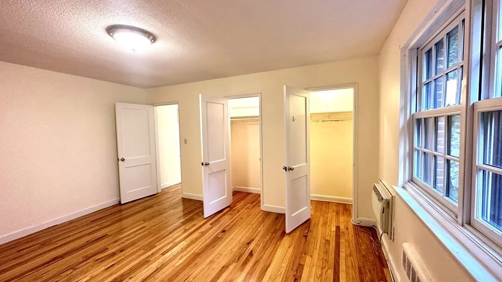 3 bed, 1 bath apartment for rent at 648 Washington St Unit 6, Coolidge Corner — photo 6 of 14